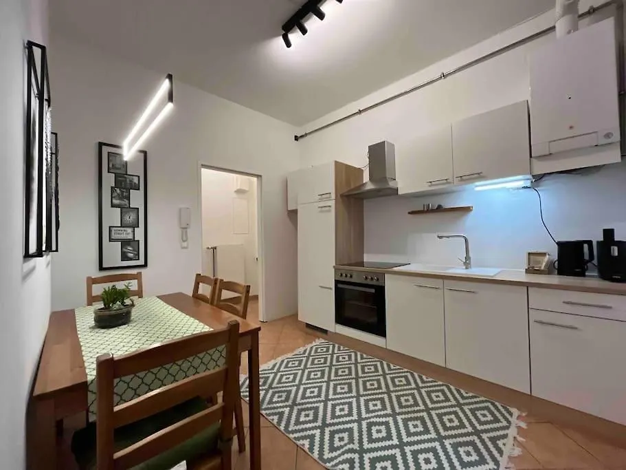 Schickes & Gemuetliches Studio Bécs 0*,  Ausztria